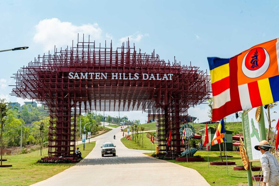 Khu vực quầy vé Samten Hills Đà Lạt nơi du khách đăng ký trải nghiệm, mở cửa từ 6:00 sáng.